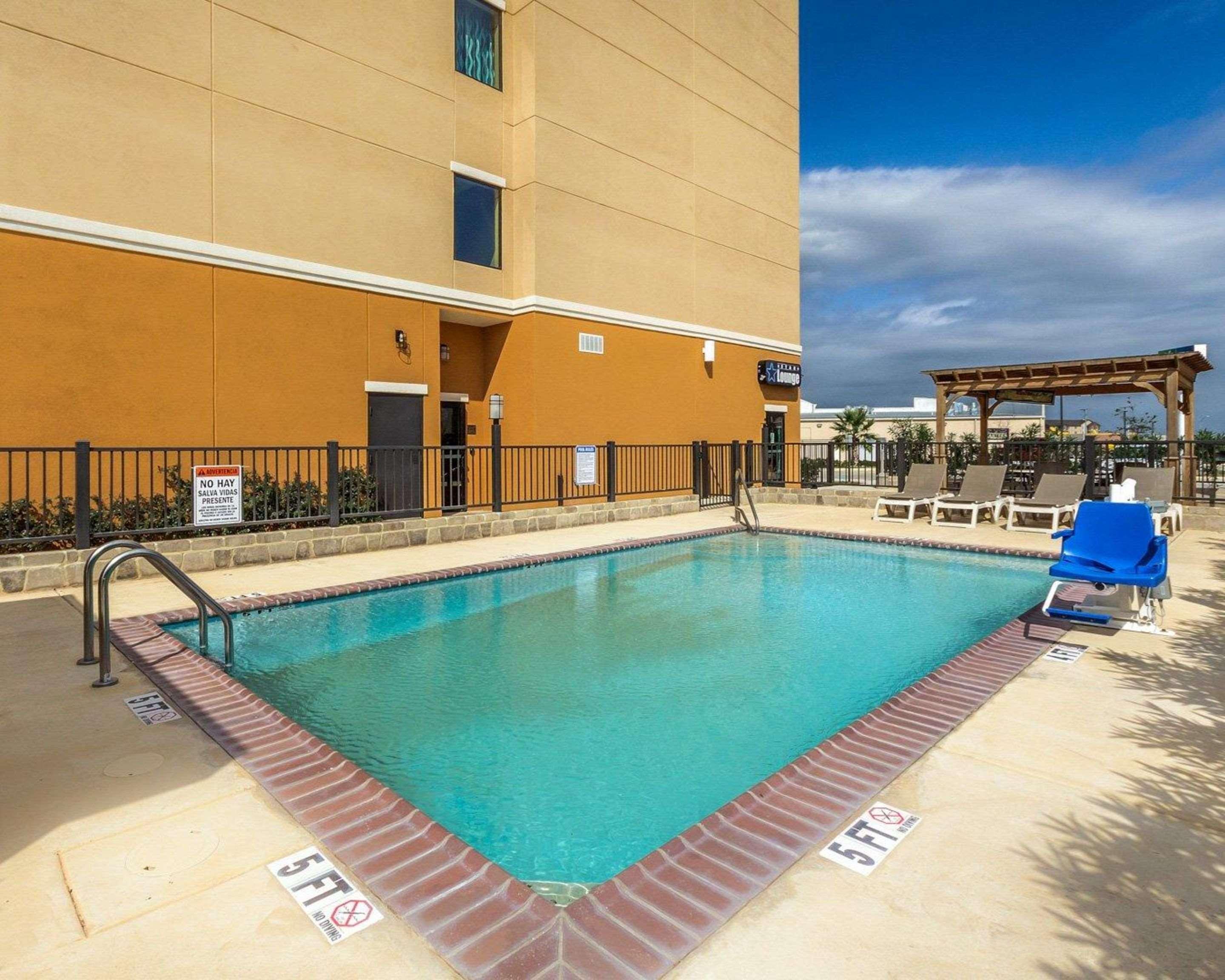Comfort Suites Cotulla Near I-35 Bagian luar foto